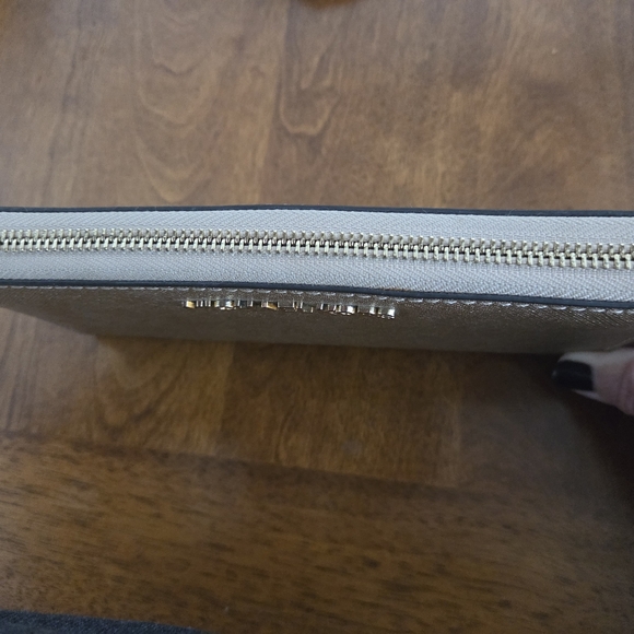 Michael Kors Metallic Gold Wallet - Picture 6 of 8